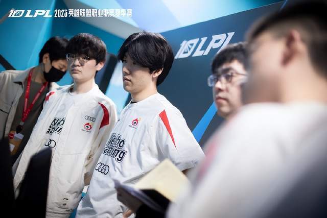 中场控制 中场控制